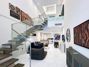 Trophy - Elevated Living in Luxurious Business Bay Loft